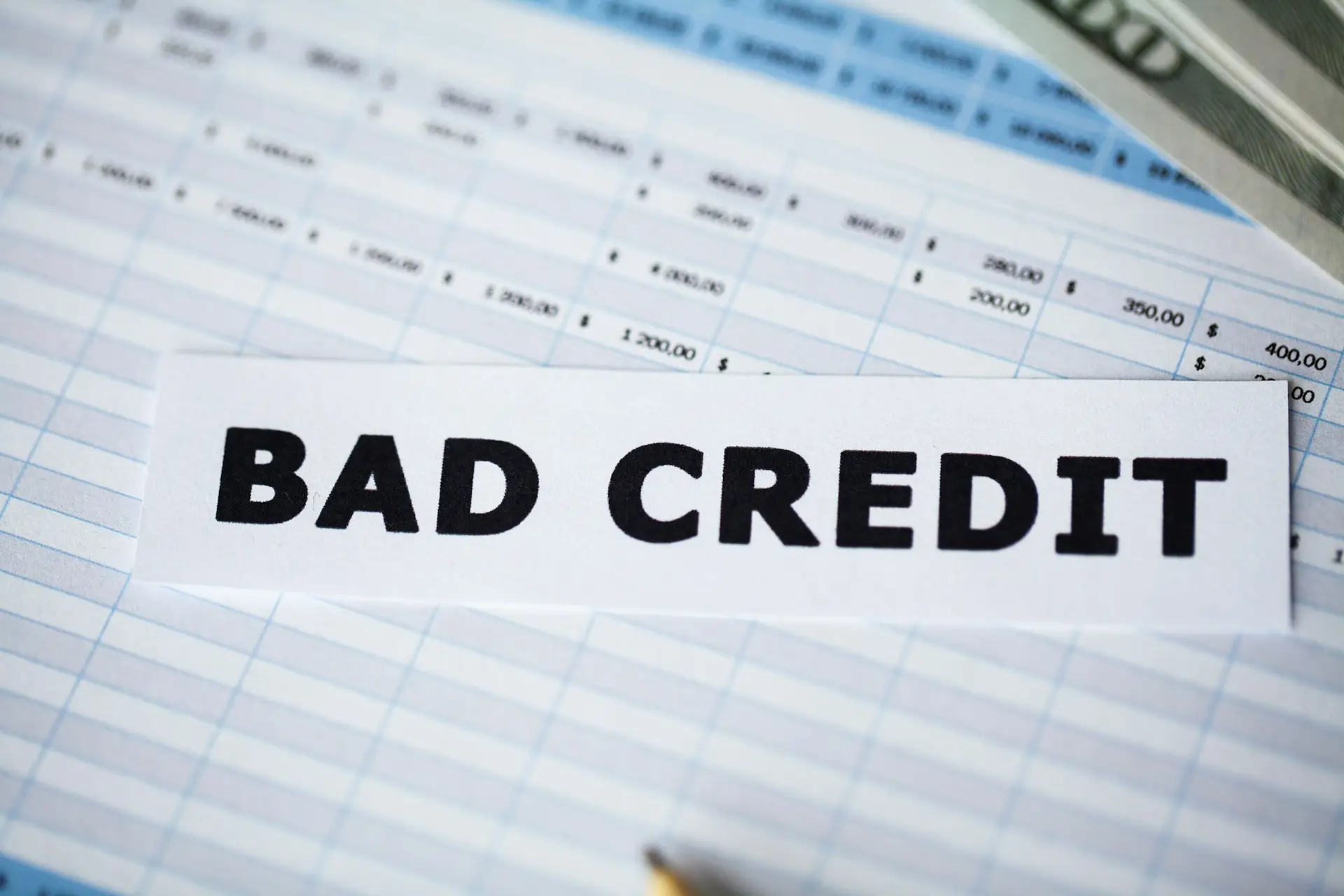 Bad credit, written on a white sheet of paper